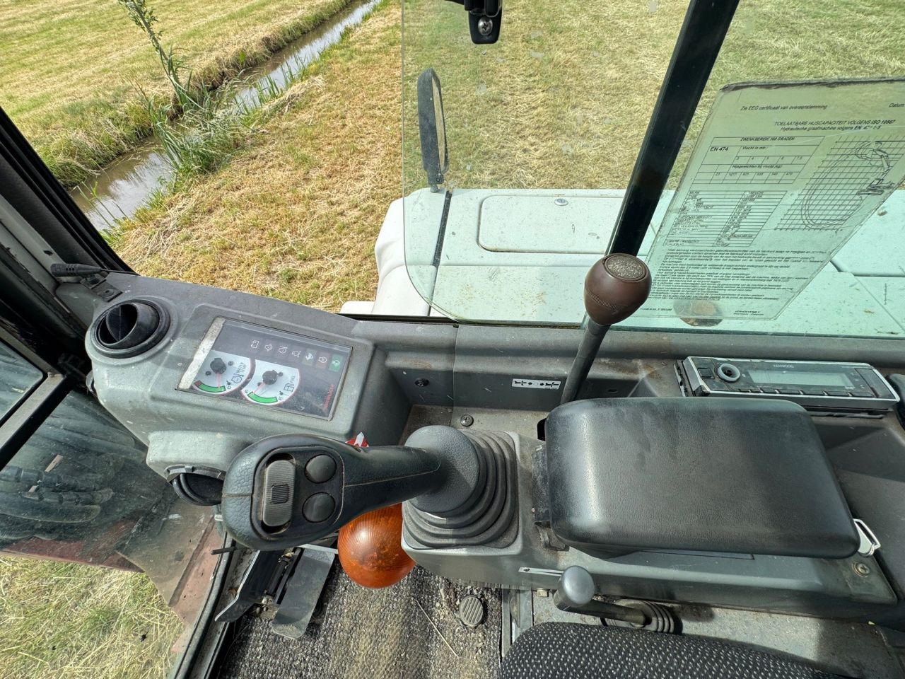 Takeuchi TB250 Long reach