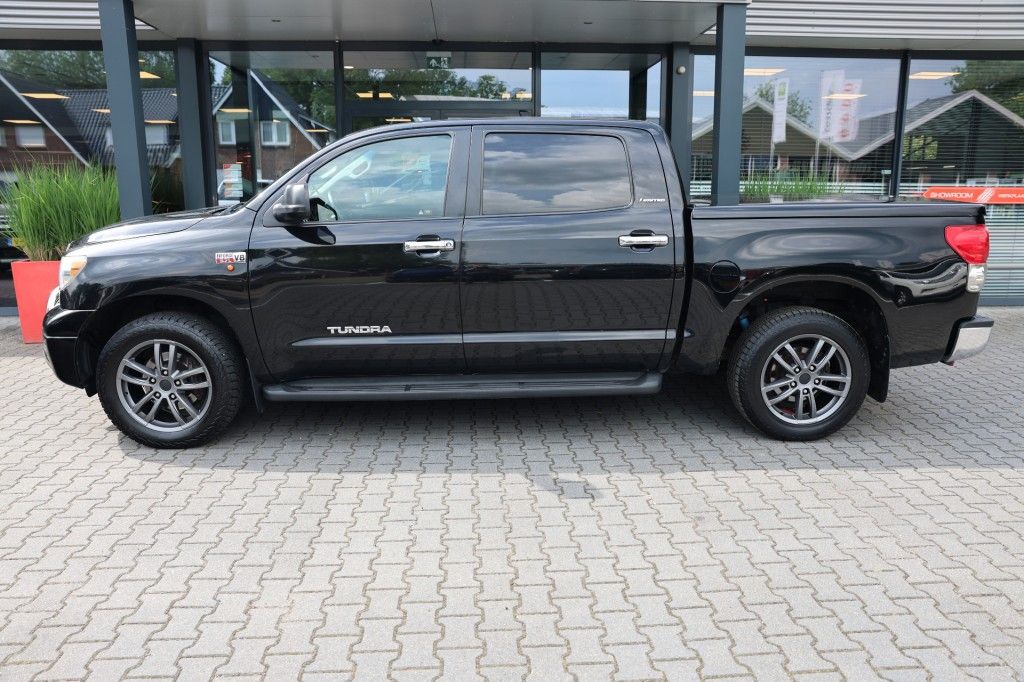 Toyota Tundra 5.7 V8 LIMITED A/T 5 ZITS 4WD VAN MARGE