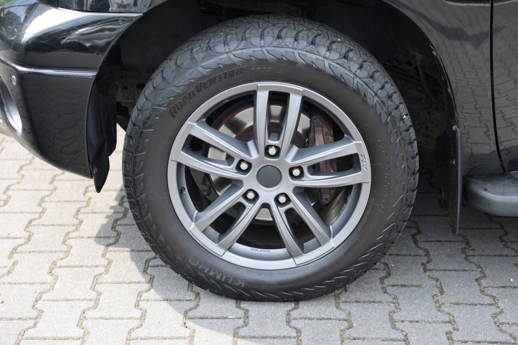 Toyota Tundra 5.7 V8 LIMITED A/T 5 ZITS 4WD VAN MARGE