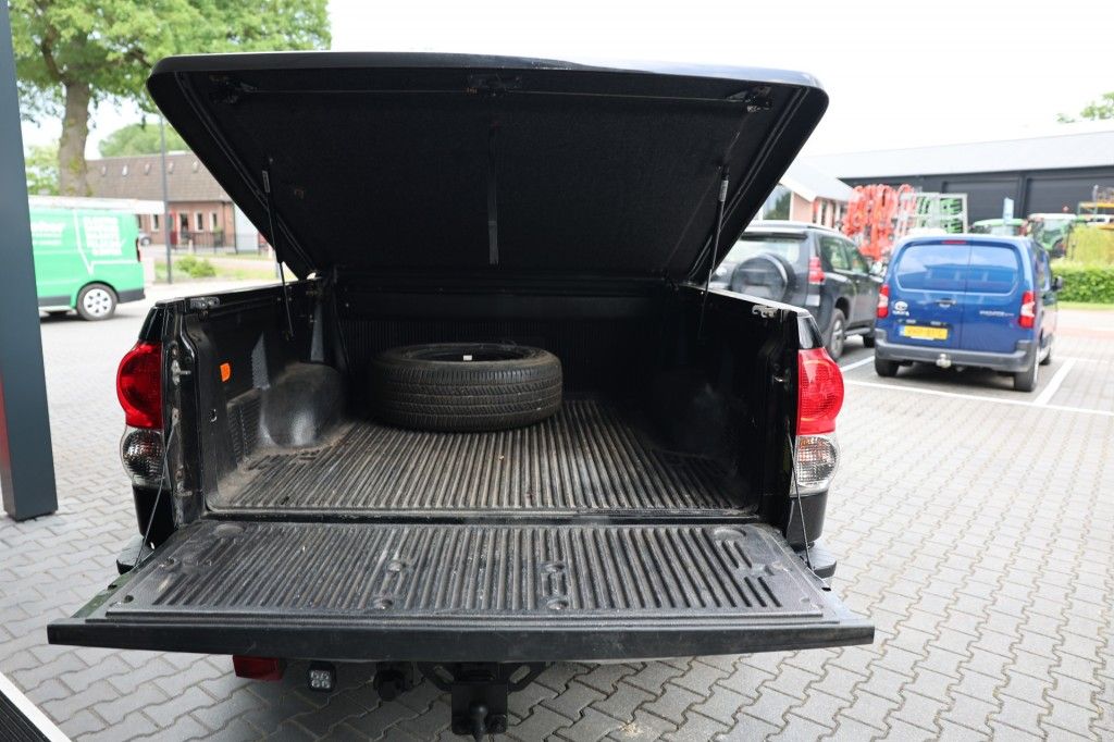 Toyota Tundra 5.7 V8 LIMITED A/T 5 ZITS 4WD VAN MARGE
