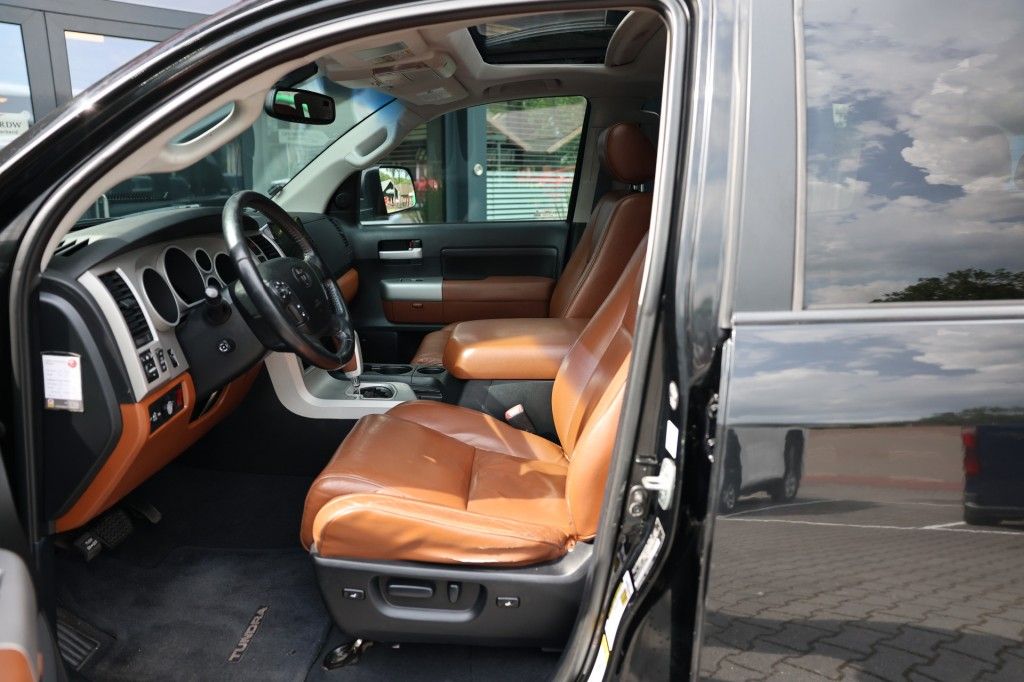 Toyota Tundra 5.7 V8 LIMITED A/T 5 ZITS 4WD VAN MARGE