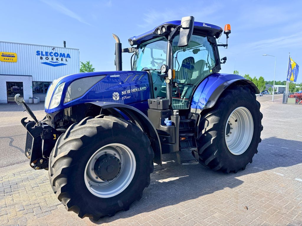 New Holland T7.260AC Stage V Blue Power