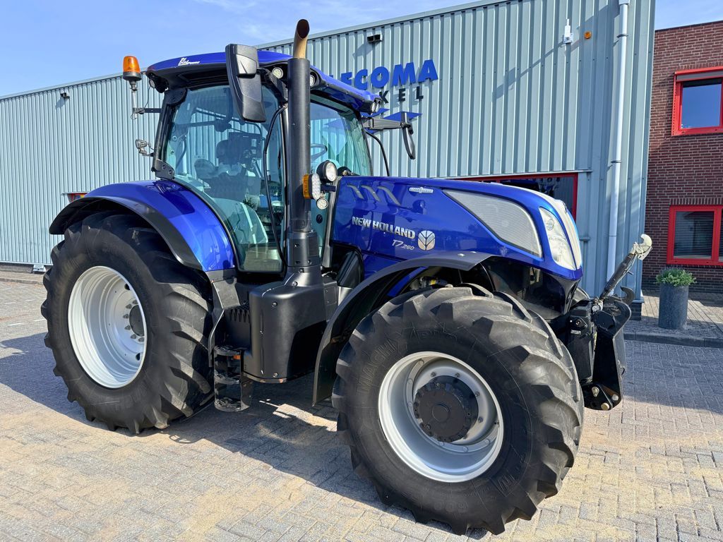 New Holland T7.260AC Stage V Blue Power