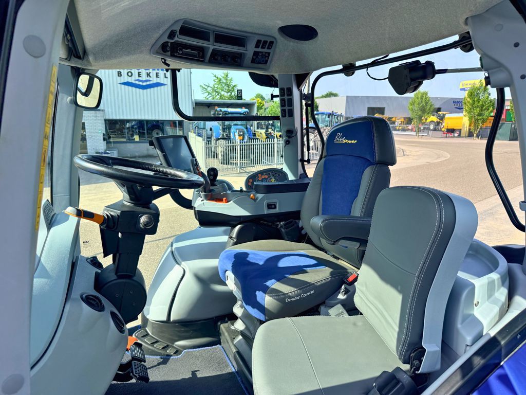 New Holland T7.260AC Stage V Blue Power