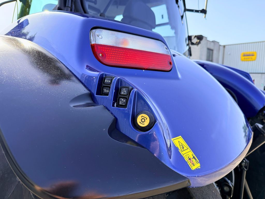New Holland T7.260AC Stage V Blue Power