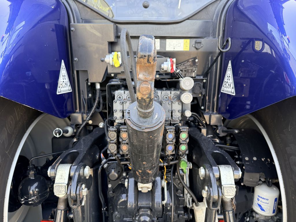 New Holland T7.260AC Stage V Blue Power