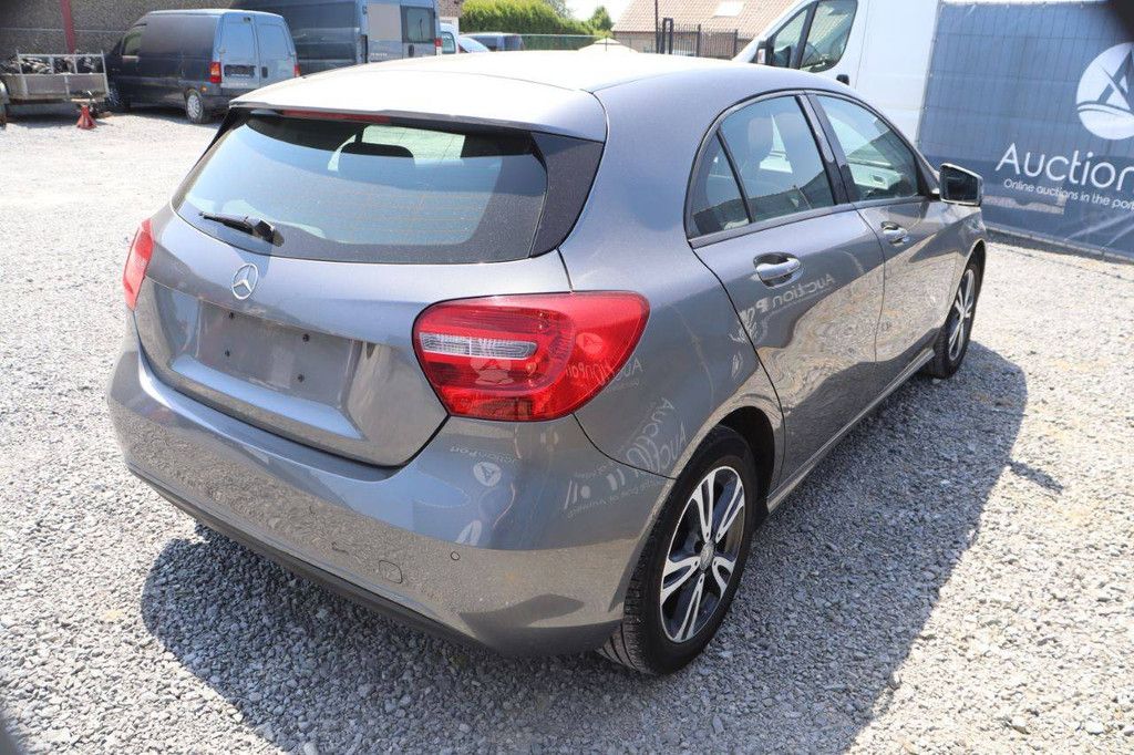 Pkw Mercedes-Benz A180 Benzin 123 PS 2015