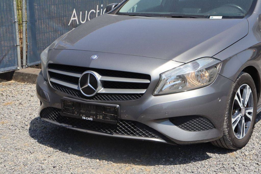 Pkw Mercedes-Benz A180 Benzin 123 PS 2015