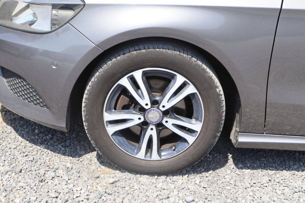 Pkw Mercedes-Benz A180 Benzin 123 PS 2015