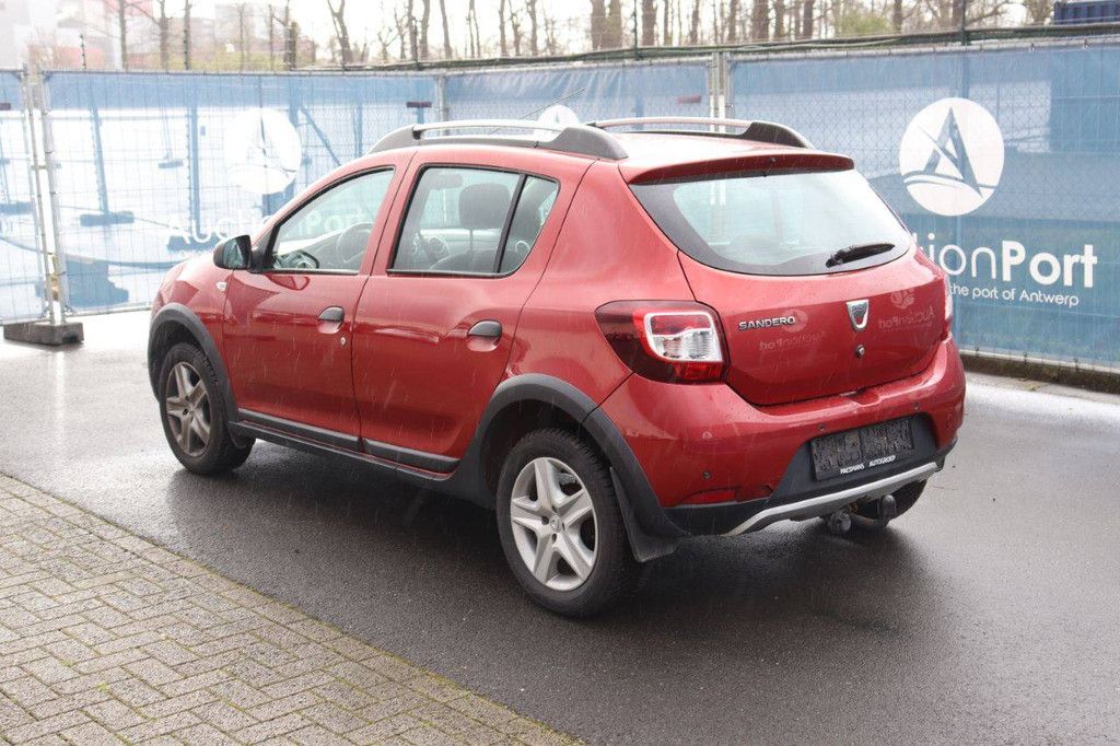 Pkw Dacia Sandero Benzin 90 PS 2013 (Margin)