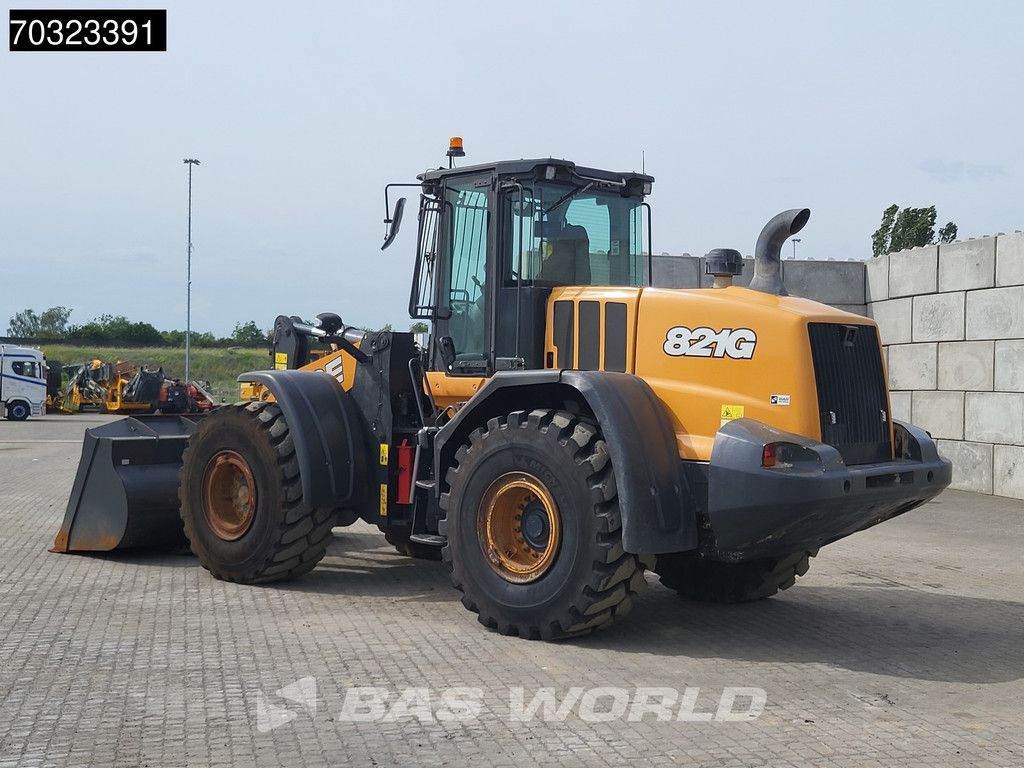 Case 821 G