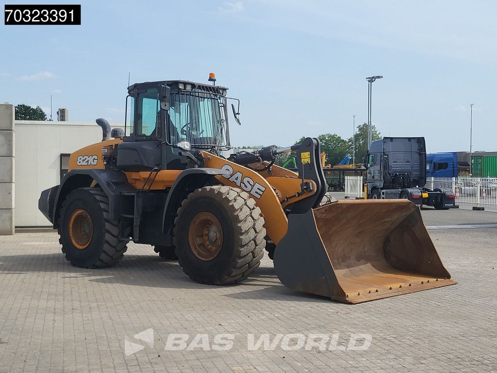 Case 821 G