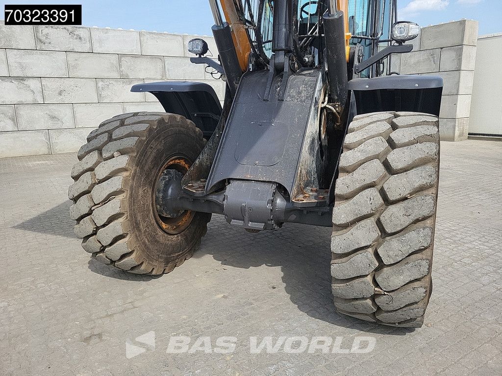 Case 821 G