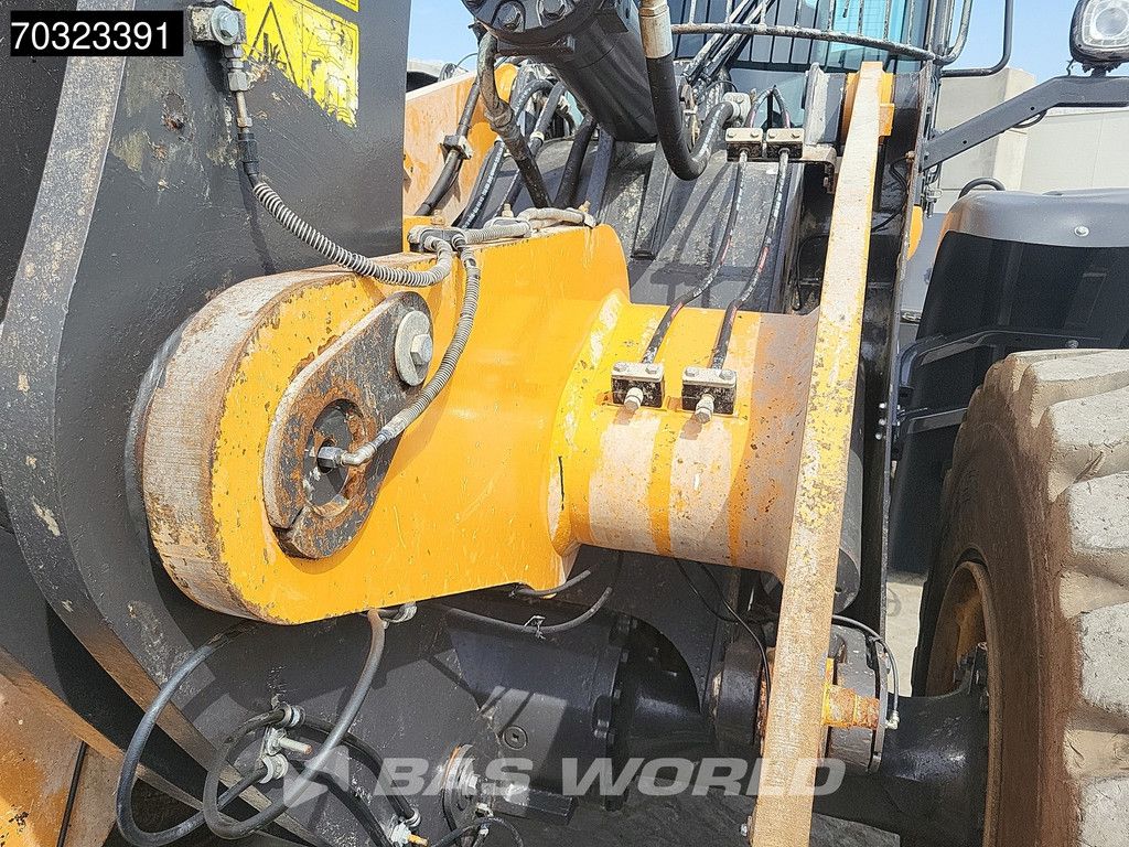 Case 821 G
