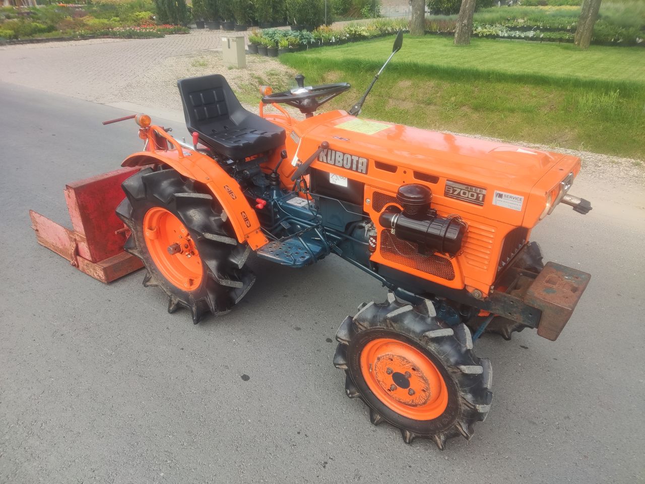 KUBOTA tractor (type B7001, 14 pk (3 cilinder), grondbak)