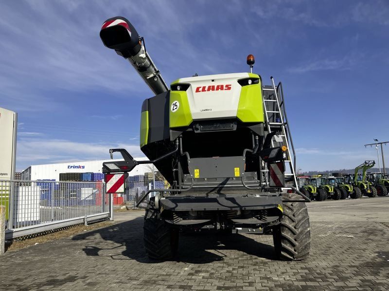 Claas TRION 750