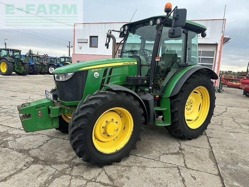 John Deere 5090m