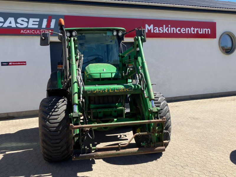 John Deere 5720 med frontlæsser.