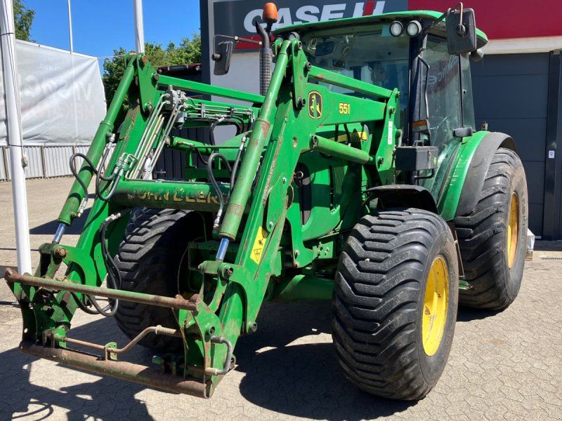 John Deere 5720 med frontlæsser.