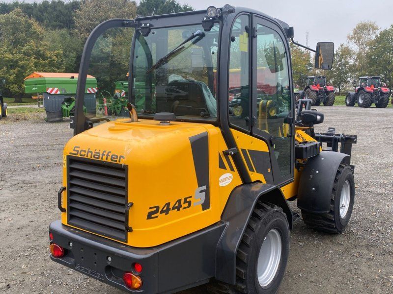 Schäffer 2445S Kabine