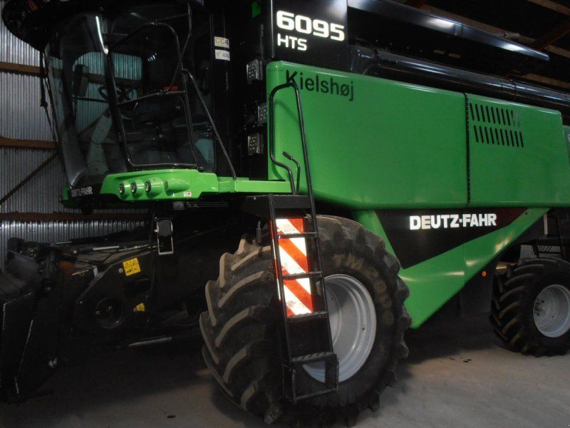 Deutz-Fahr 6095 HTS 24 fod med rapsforsats mejetærsker