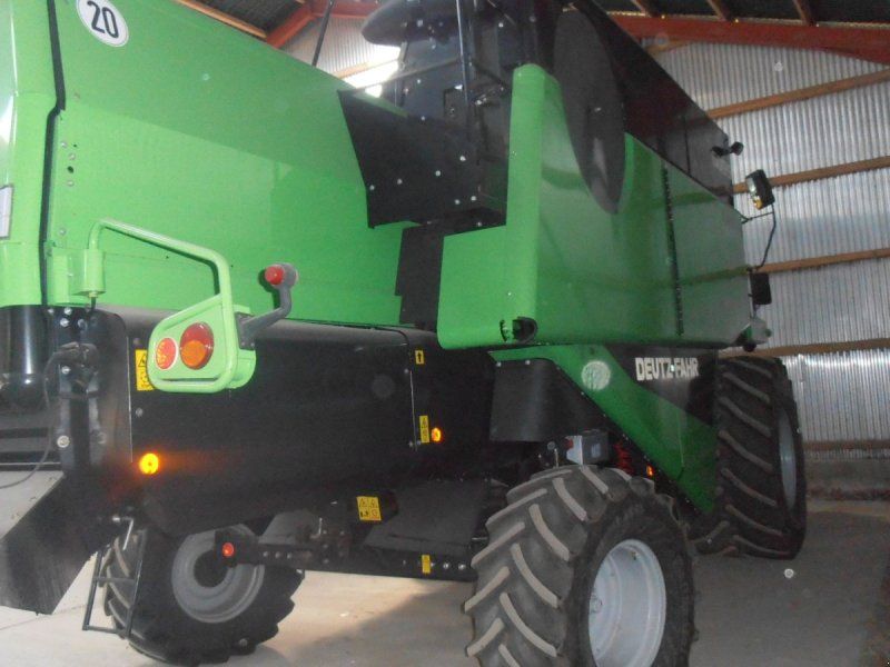 Deutz-Fahr 6095 HTS 24 fod med rapsforsats mejetærsker