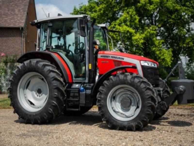 Massey Ferguson 5M.95