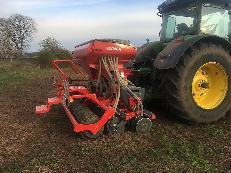 Unia Fenix G 1000/G 3 m Direktsaat-Maschine 9 cm Reihenabstand