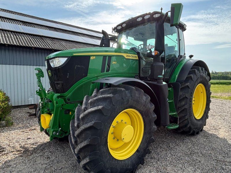 John Deere 6R250 AutoTrac og FRONT PTO