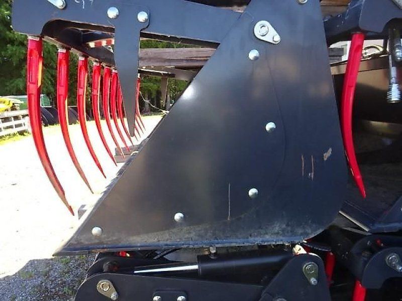 Silogreifschaufel 2,4 Meter mit 2 Hydraulikzylinder- Anbau an Eu