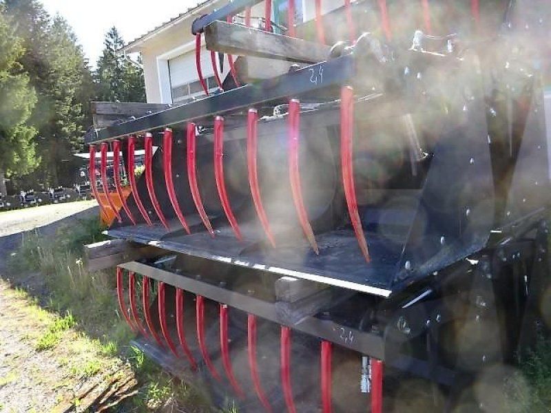 Silogreifschaufel 2,4 Meter mit 2 Hydraulikzylinder- Anbau an Eu
