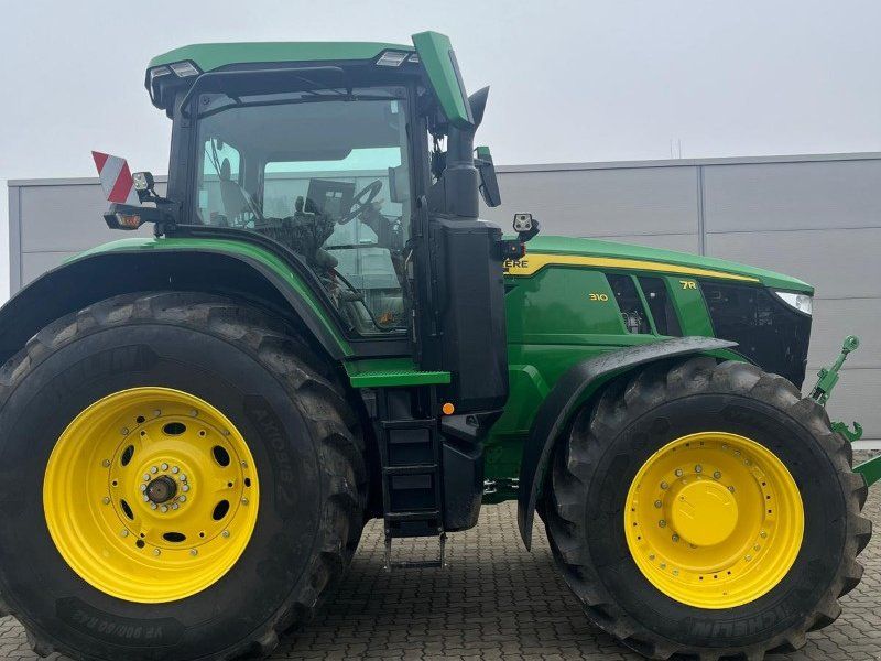 John Deere 7R310