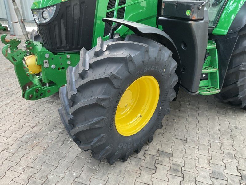 John Deere 6120M
