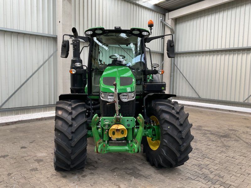 John Deere 6120M