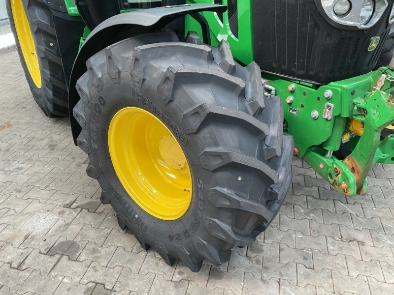 John Deere 6120M