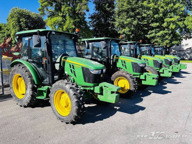 John Deere 5075E