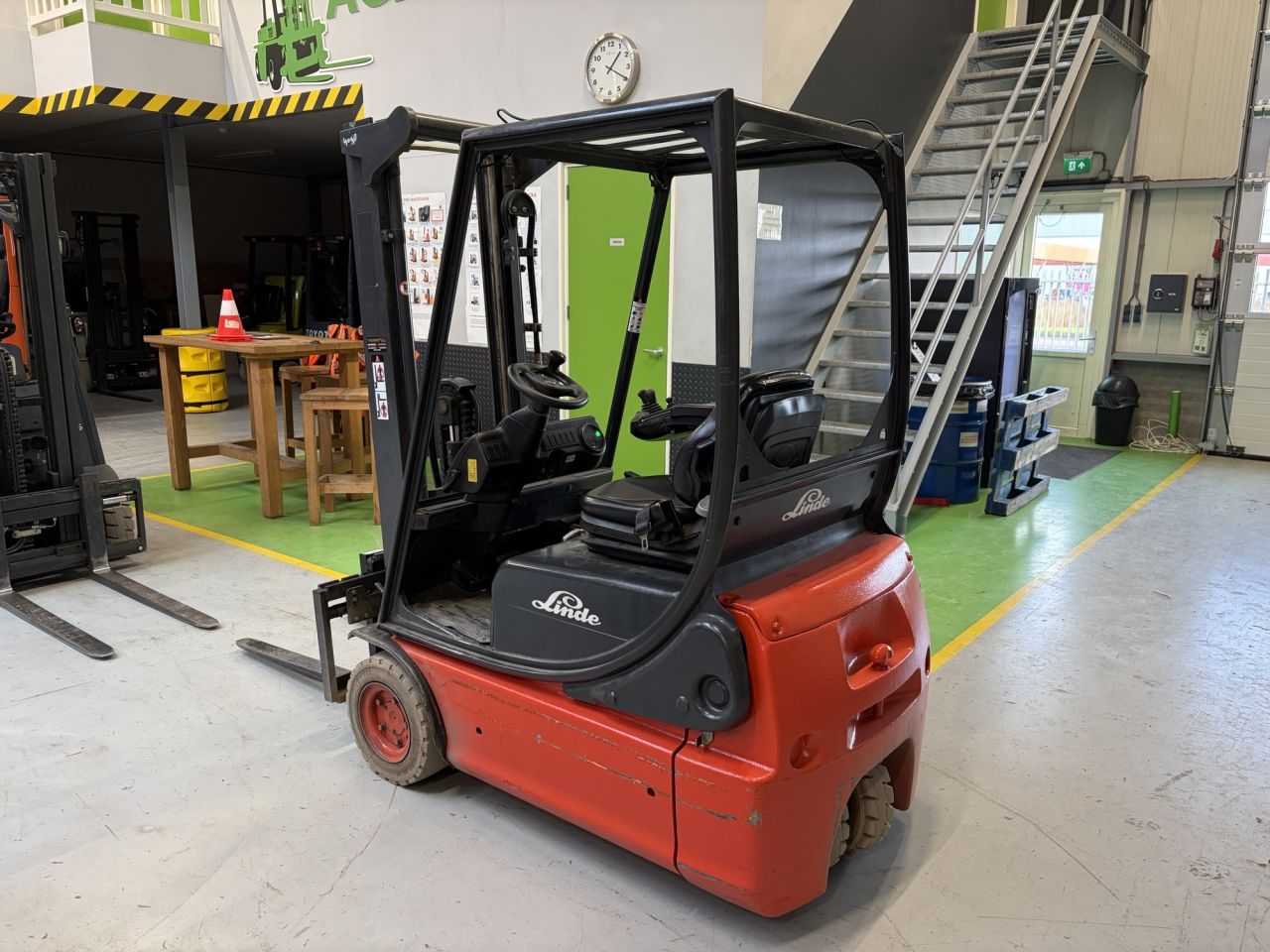 Linde E14-02-335