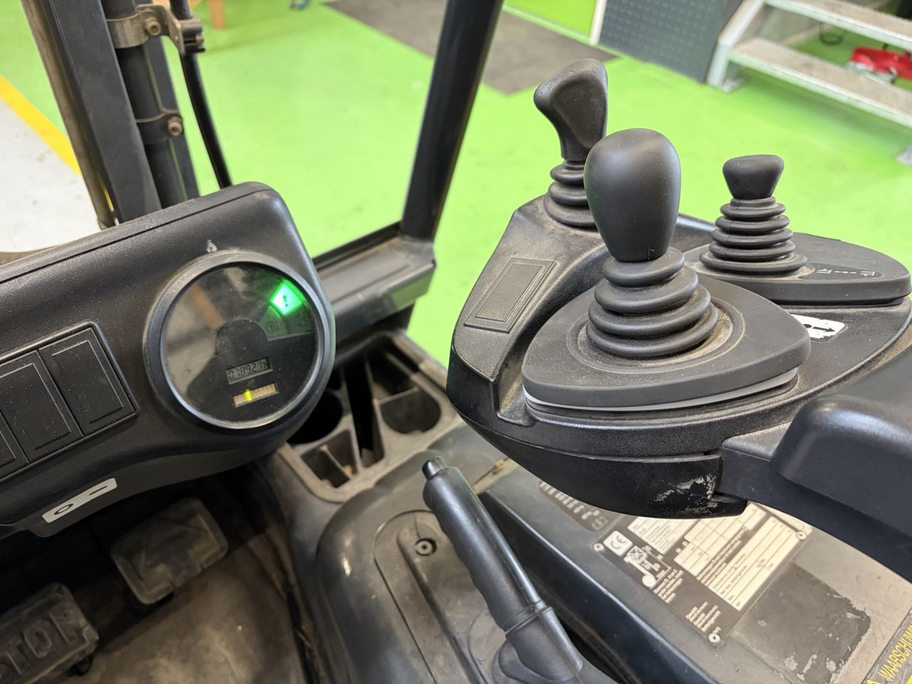 Linde E14-02-335