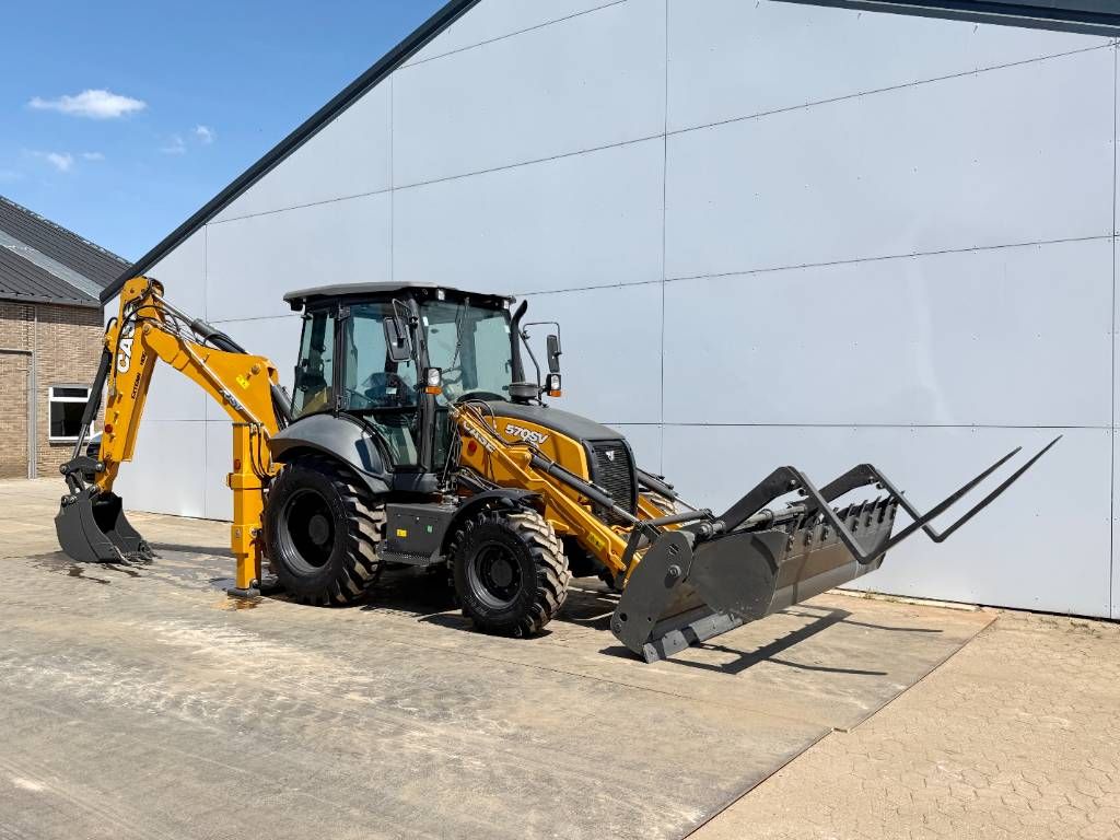 CASE 570SV - 6/1 Bucket / Telescopic Boom / Airco