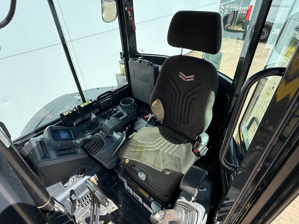Yanmar VIO50-6A - Tilting Bucket / 2 Buckets Included