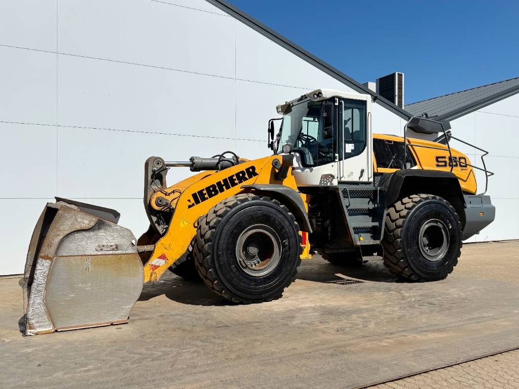 Liebherr L580 - German Machine / Joystick Controls