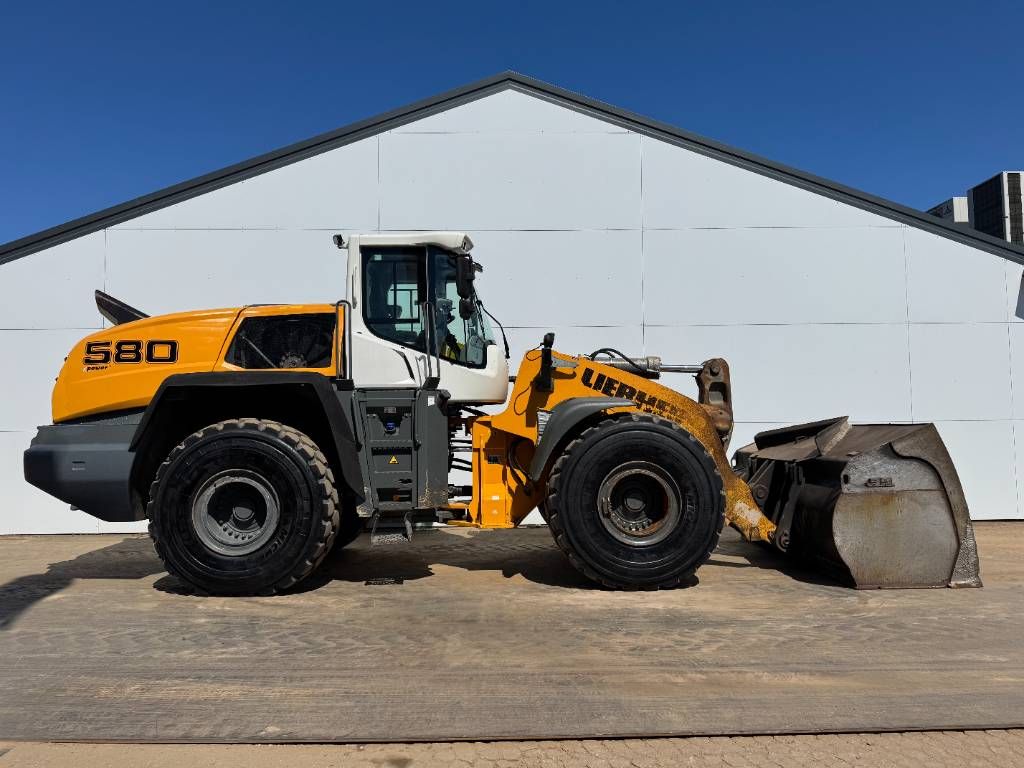 Liebherr L580 - German Machine / Joystick Controls