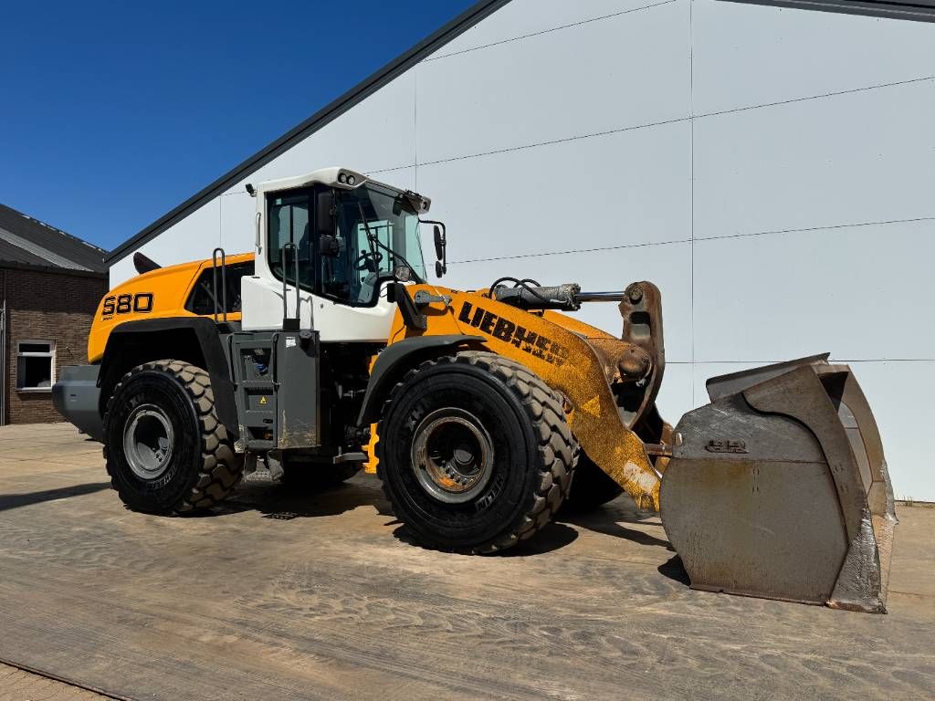 Liebherr L580 - German Machine / Joystick Controls
