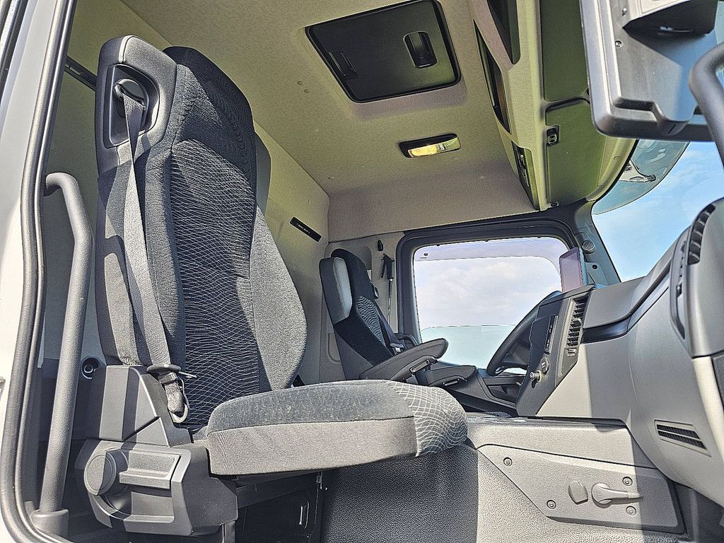 MERCEDES-BENZ ACTROS 1840 shortcab xenon skirt