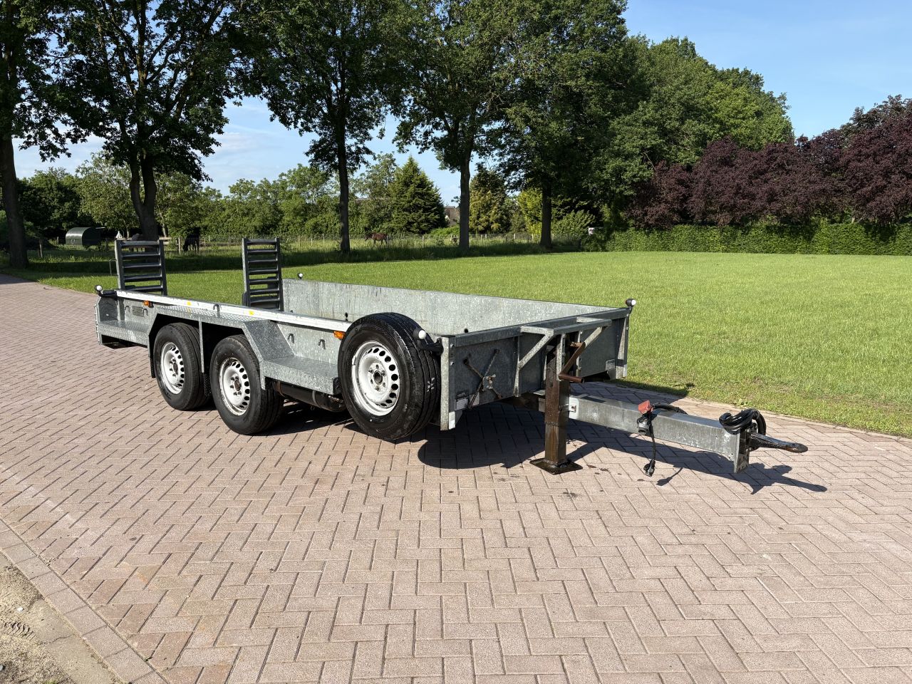 Be Oplegger 6 ton Veldhuizen luchtgeremd kuip aanhanger
