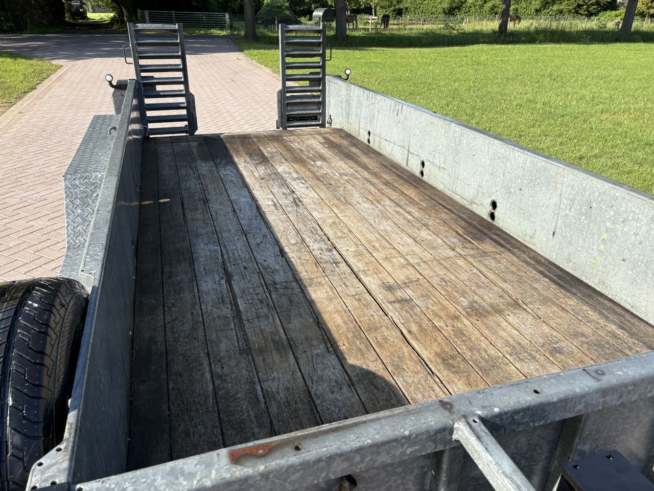 Be Oplegger 6 ton Veldhuizen luchtgeremd kuip aanhanger