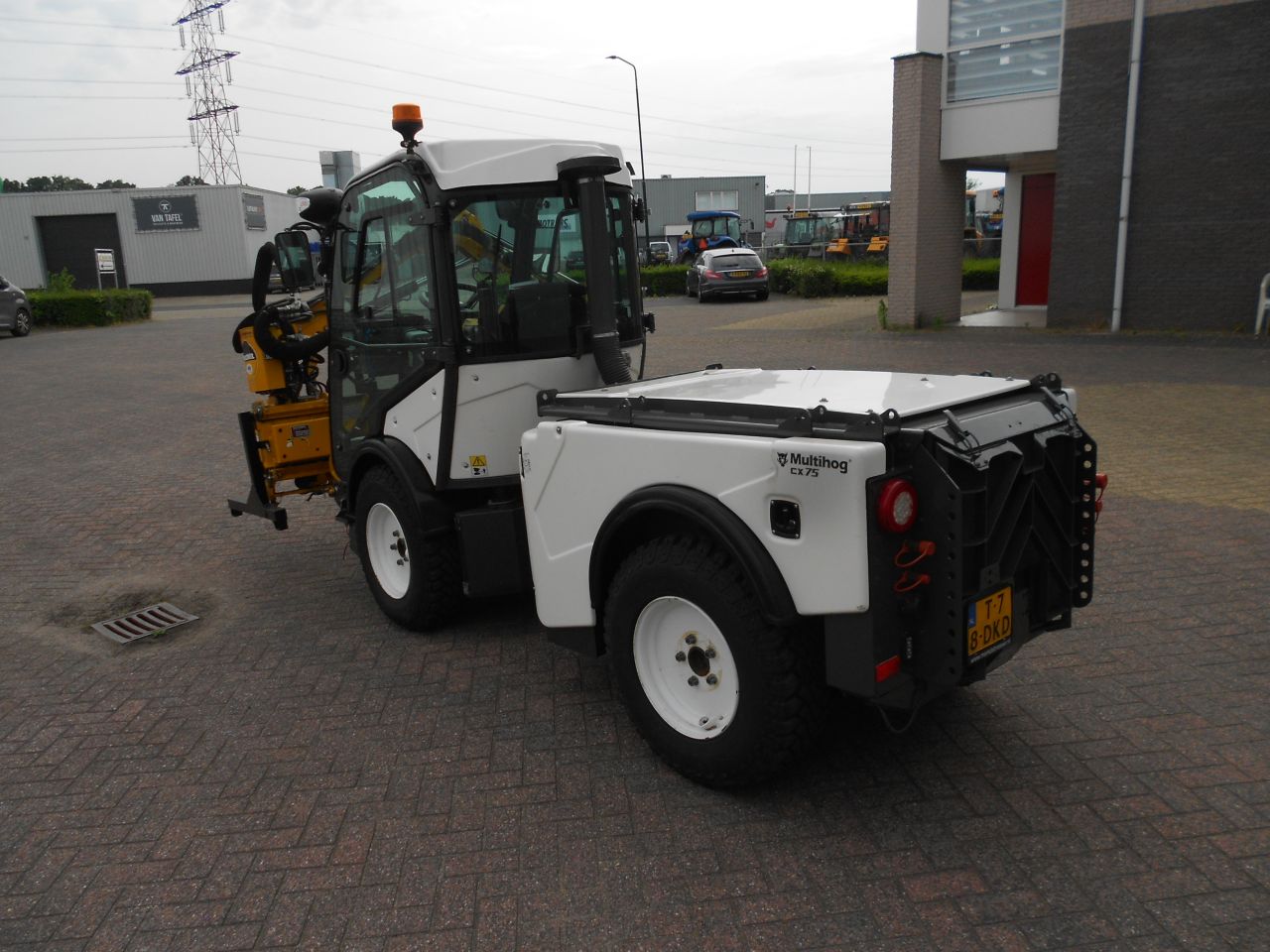 Multihog cx75 met M c connel maaiarm