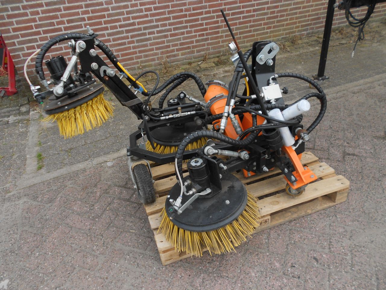 Multihog cx75 met M c connel maaiarm