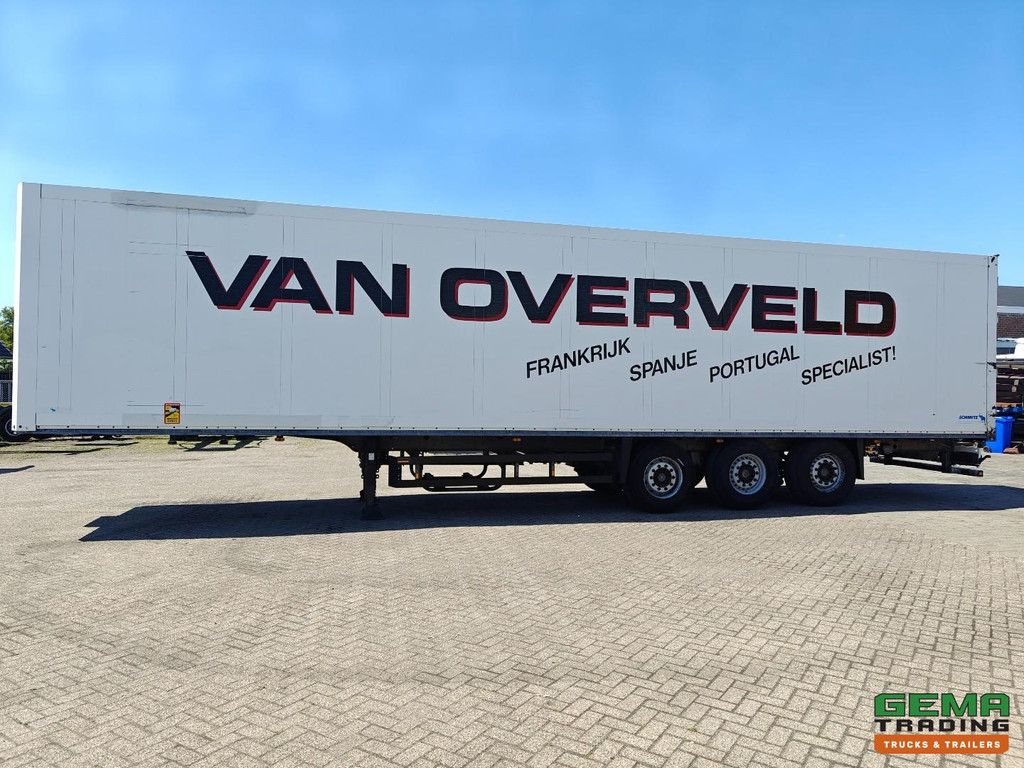 Schmitz SKO 24 Enclosed Body 13.6 Meters - Galvanized Chassis - 2 Lift Axles - 3 SAF Axles - Disc Brakes