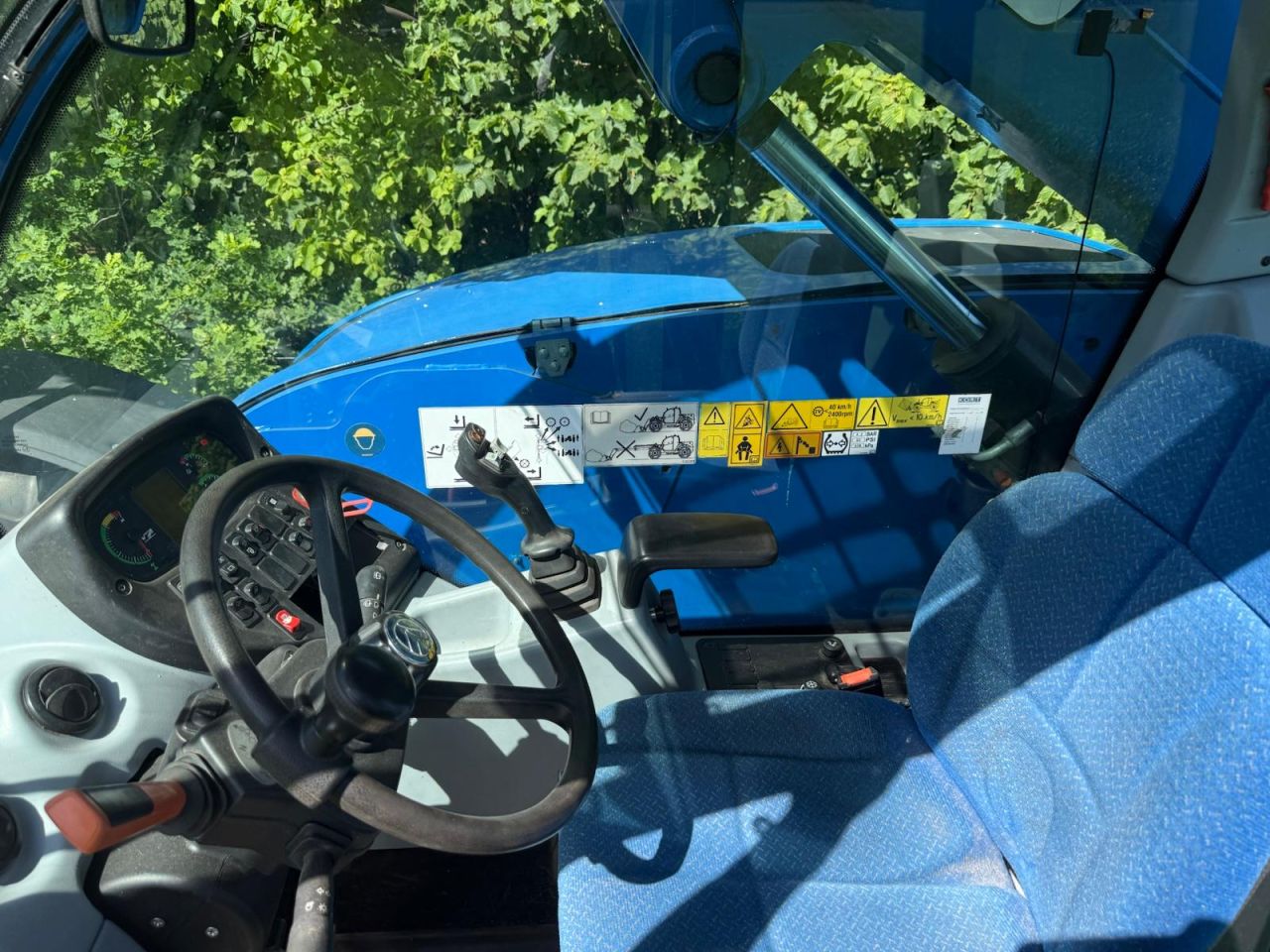 New Holland LM 7.35 verreiker